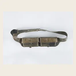 Cartouchières de cavalerie italiennes en cuir et métal de la Seconde Guerre mondiale
