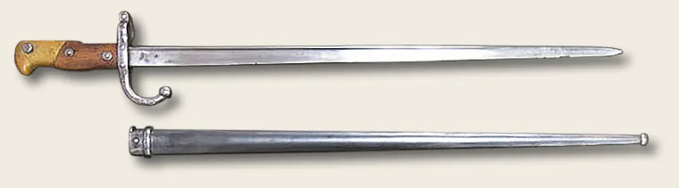 Épée-baïonnette française modèle 1874 du fusil Gras et son fourreau