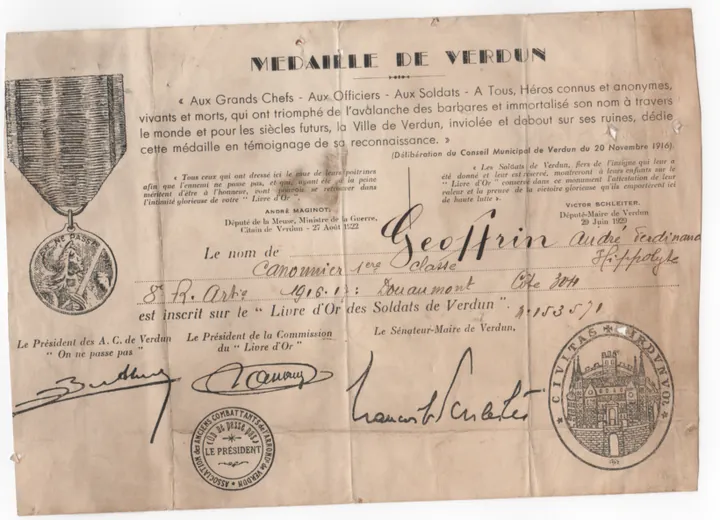 Diplôme du Livre d'Or des Soldats de Verdun postérieur à 1929, canonnier André Geoffrin, 8e régiment d'artillerie, Douaumont et cote 304, avec les citations de Maginot et Schleiter et le numéro 153571