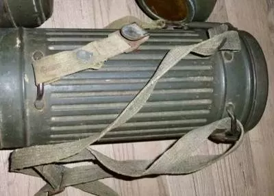 MASQUE A GAZ ALLEMAND COMPLET WW2, photo 2
